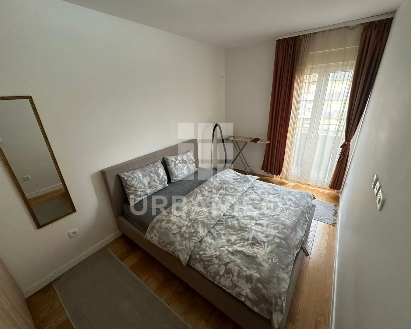 Izdavanje, jednosoban stan, 42m², Central Point, Podgorica