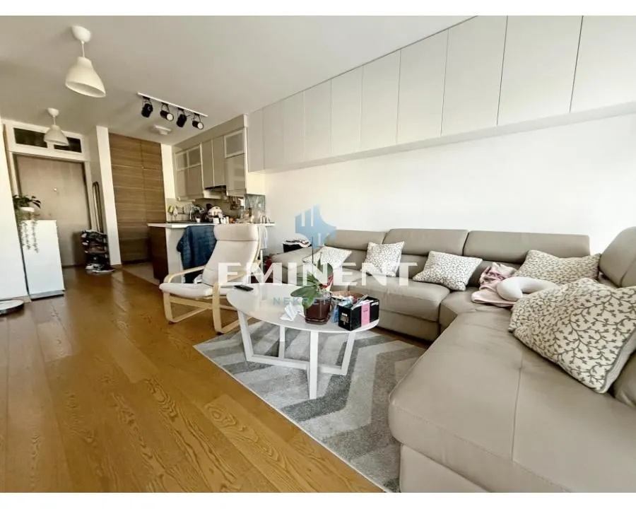 Izdavanje, dvosoban stan, 55m², Ada, Beograd
