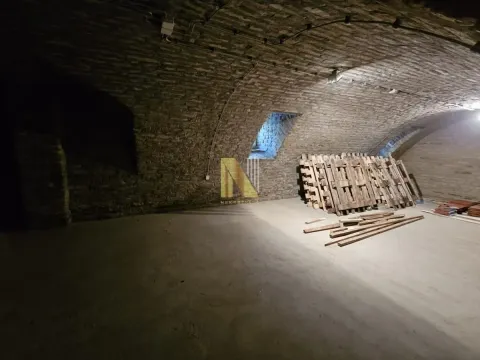 Prodaja, stan, 252m², Centar, Subotica - image 31