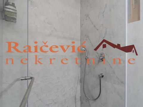 Sale, four bedroom apartment, 115m², Vračar, Šid - image 11