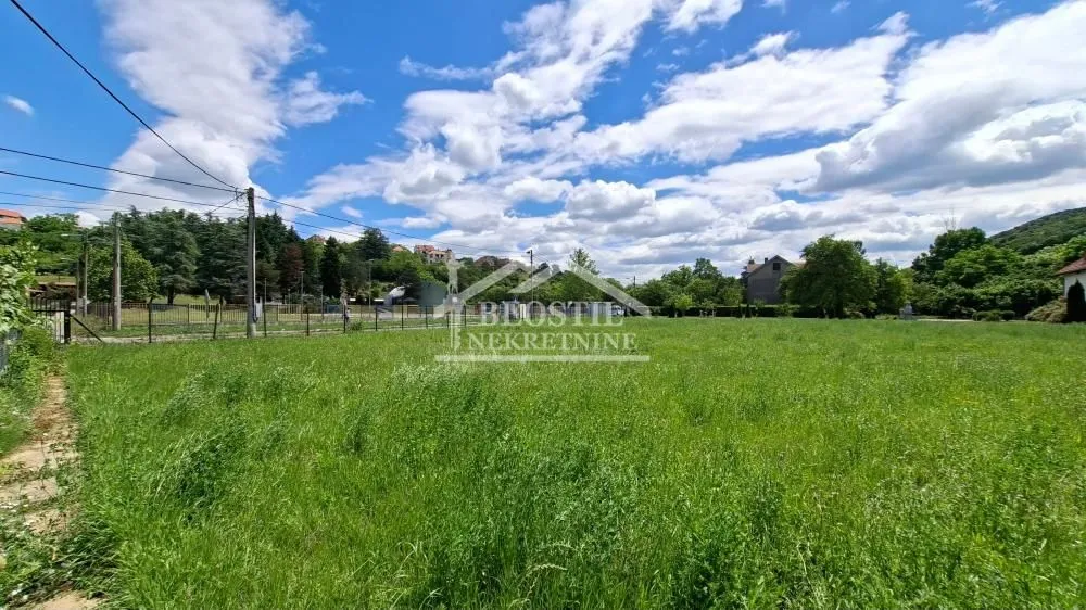 Prodaja, plac, 1300m², Voždovac Sve Podlokacije, Beograd