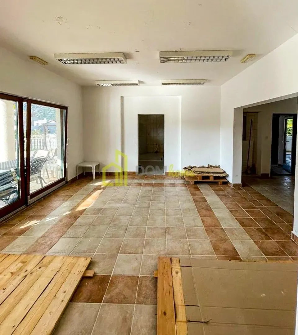 Sale, office space, 190m², Risan, Kotor