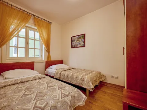 Sale, four bedroom apartment, 89m², Sveti Stefan, Budva - image 12