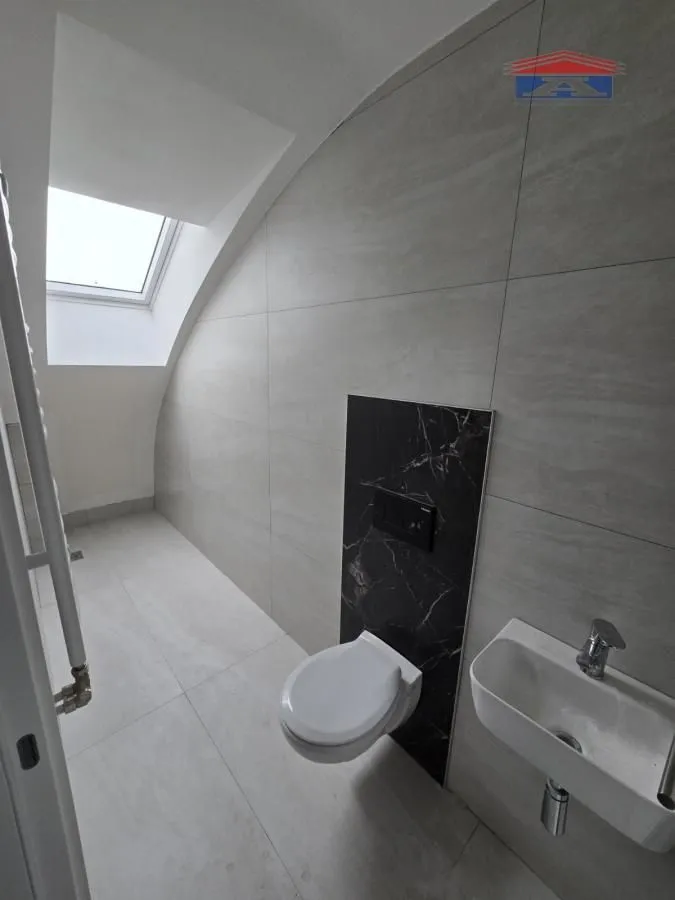 Prodaja, četvorosoban stan, 117m², Novo naselje, Novi Sad