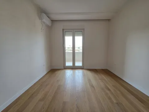 Rent, apartment, 95m², Central Point, Podgorica - image 9
