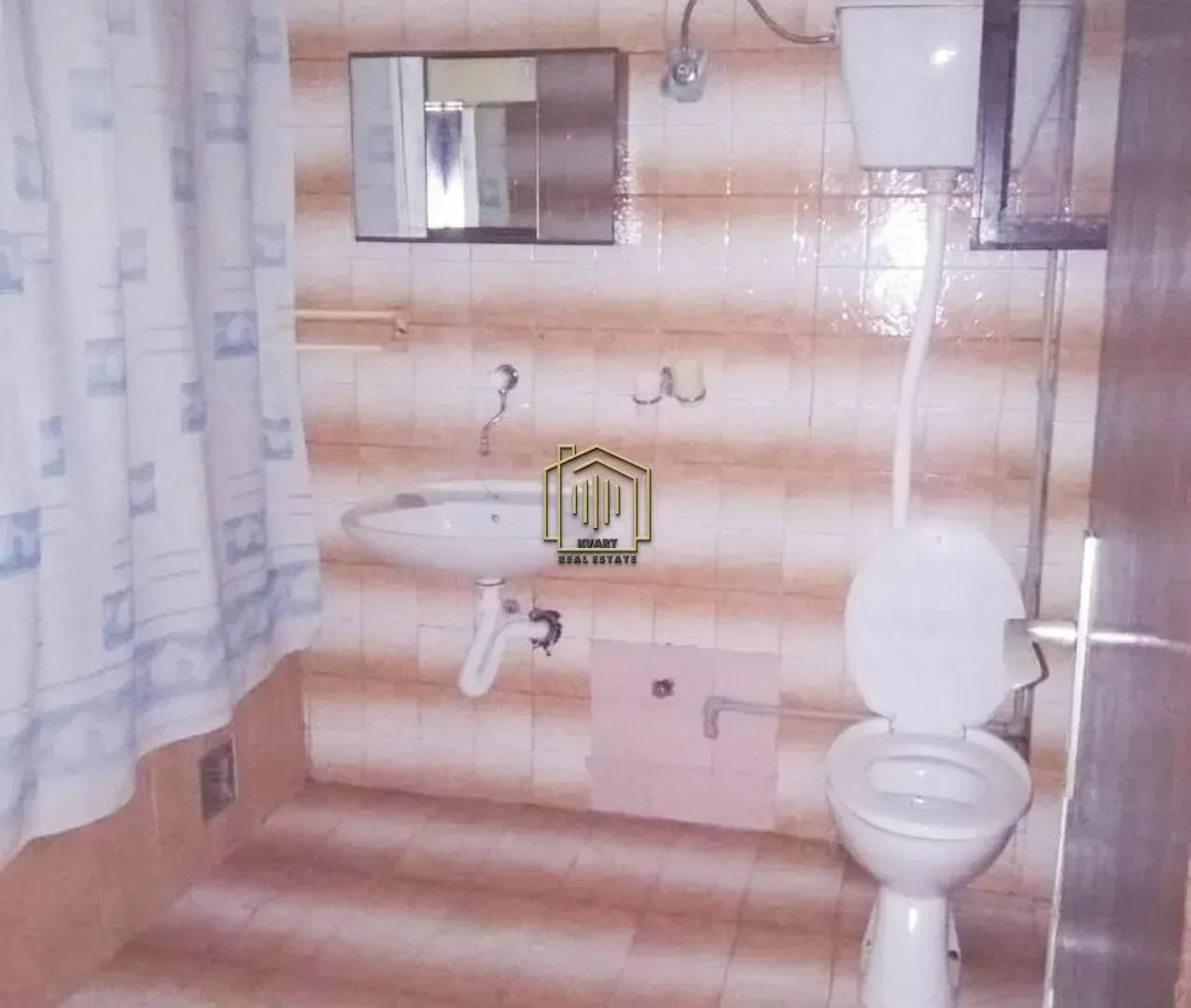Izdavanje, trosoban stan, 120m², Zelenika, Podgorica