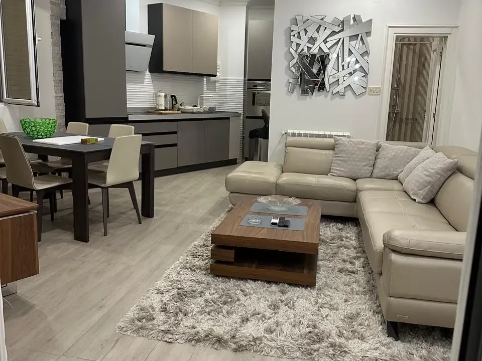 Izdavanje, jednosoban stan, 54m², Risan, Kotor