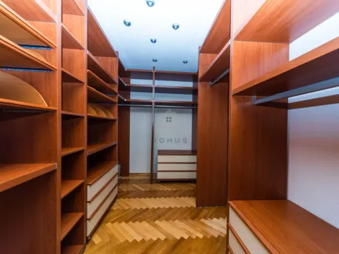 Prodaja, četvorosoban stan, 355m², Preko Morače, Podgorica - image 33