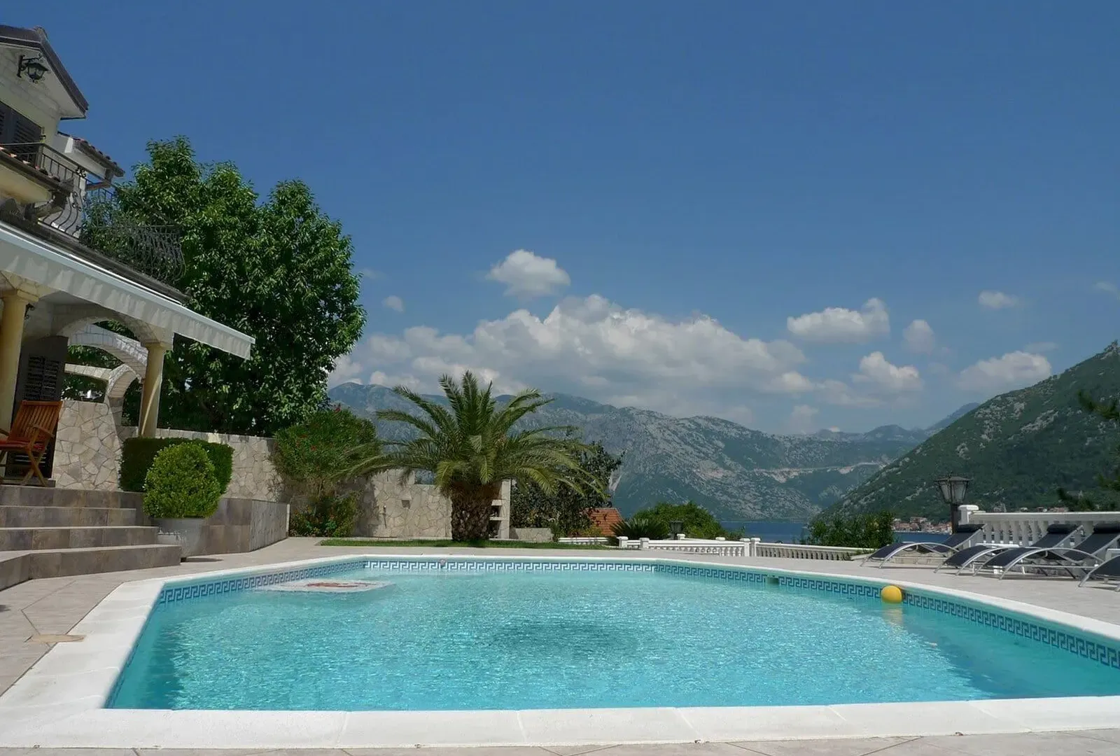 Sale, house, 278m², Stoliv, Kotor