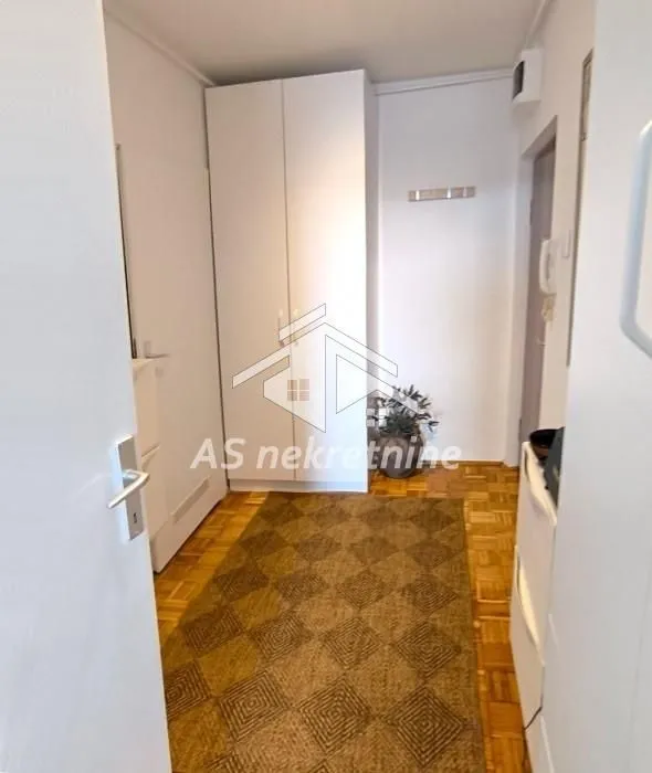 Rent, one bedroom apartment, 33m², Stari Grad, Beograd