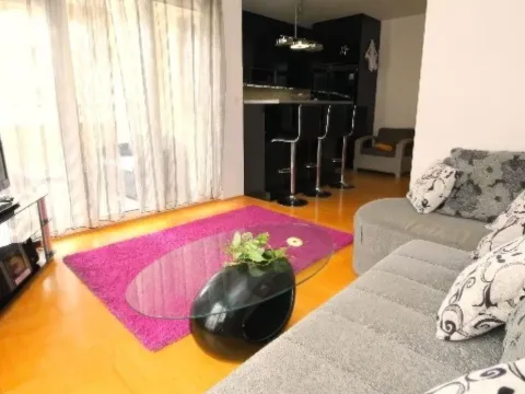 Rent, three bedroom apartment, 80m², Rozino, Budva - image 3