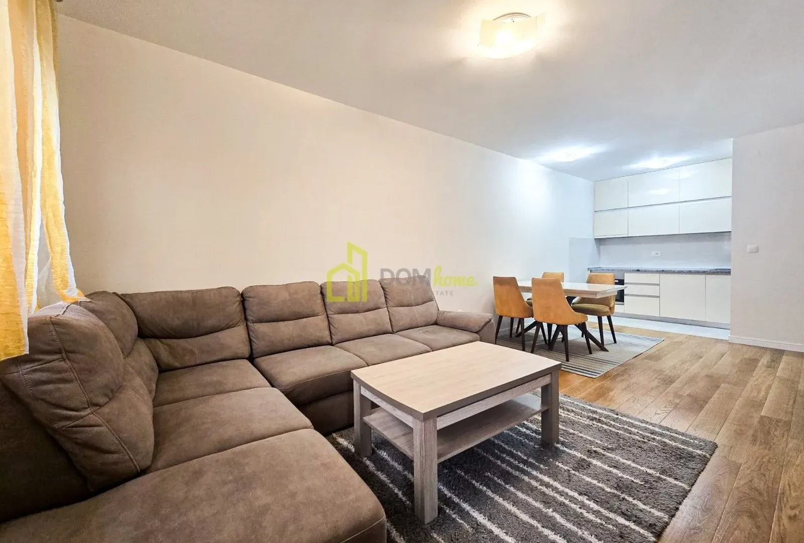 Izdavanje, dvosoban stan, 69m², Central Point, Podgorica