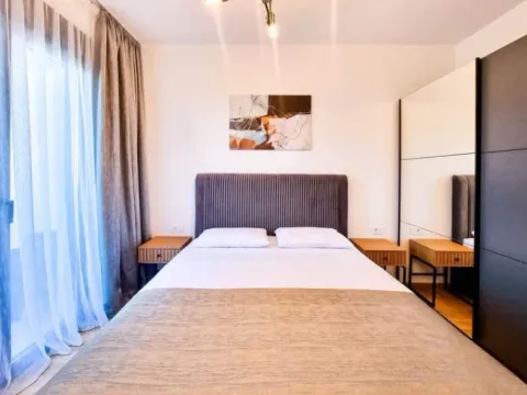 Izdavanje, jednosoban stan, 48m², City Kvart, Podgorica - image 2