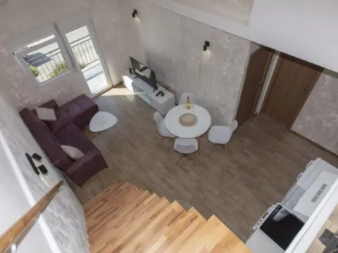 Izdavanje, dvosoban stan, 60m², Kava, Tivat - image 10