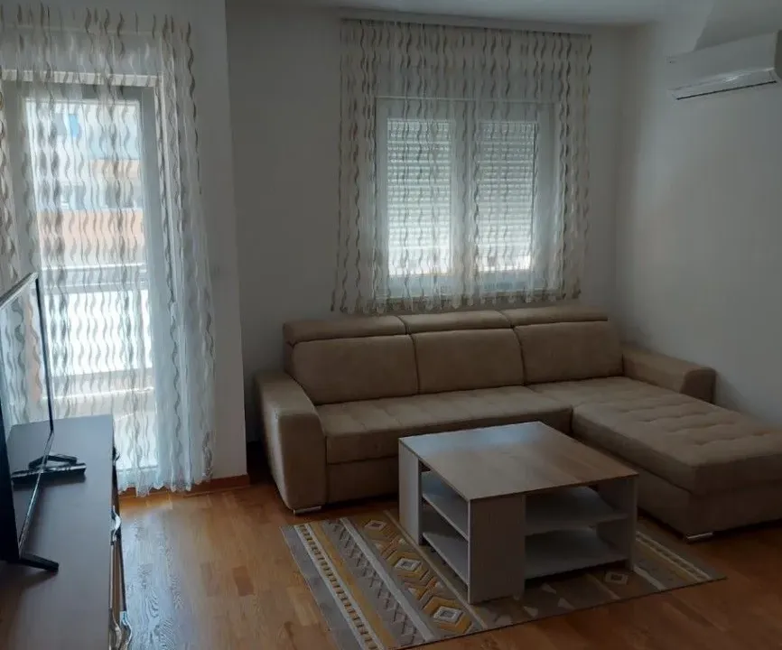 Izdavanje, jednosoban stan, 44m², City Kej, Podgorica