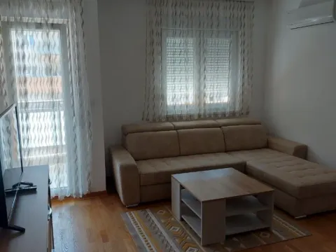 Izdavanje, jednosoban stan, 44m², City Kej, Podgorica