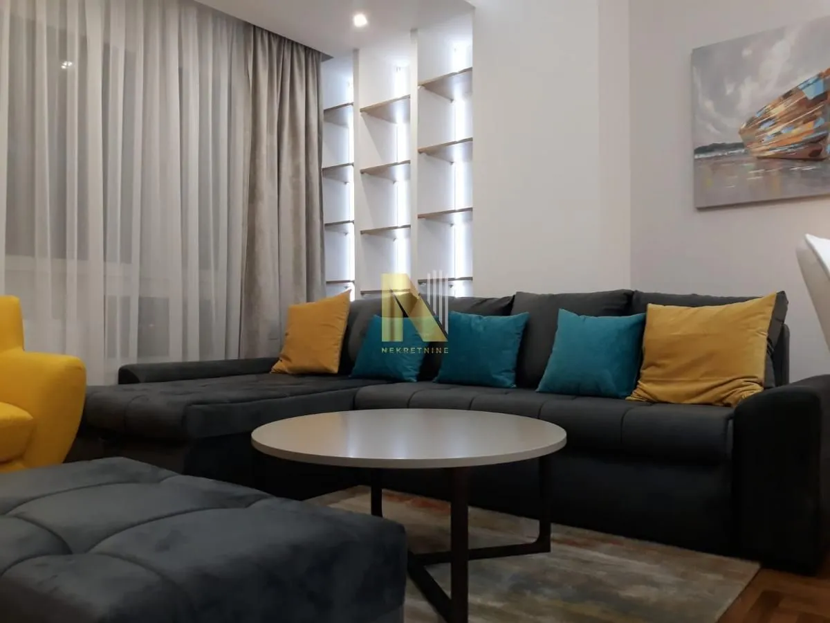 Izdavanje, dvosoban stan, 53m², Bulevar Oslobodjenja, Novi Sad Sve Podlokacije