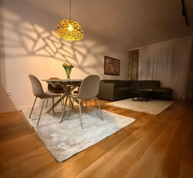 Izdavanje, dvosoban stan, 70m², Central Point, Podgorica