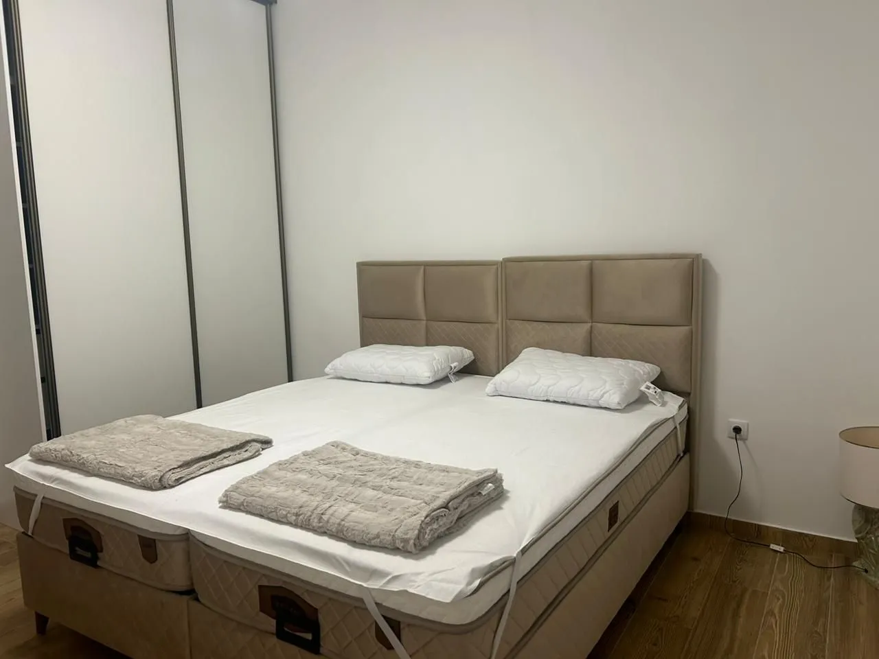 Izdavanje, dvosoban stan, 68m², Centar, Podgorica