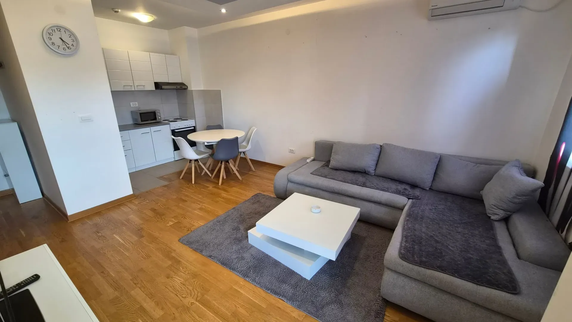 Izdavanje, jednosoban stan, 45m², City Kej, Podgorica