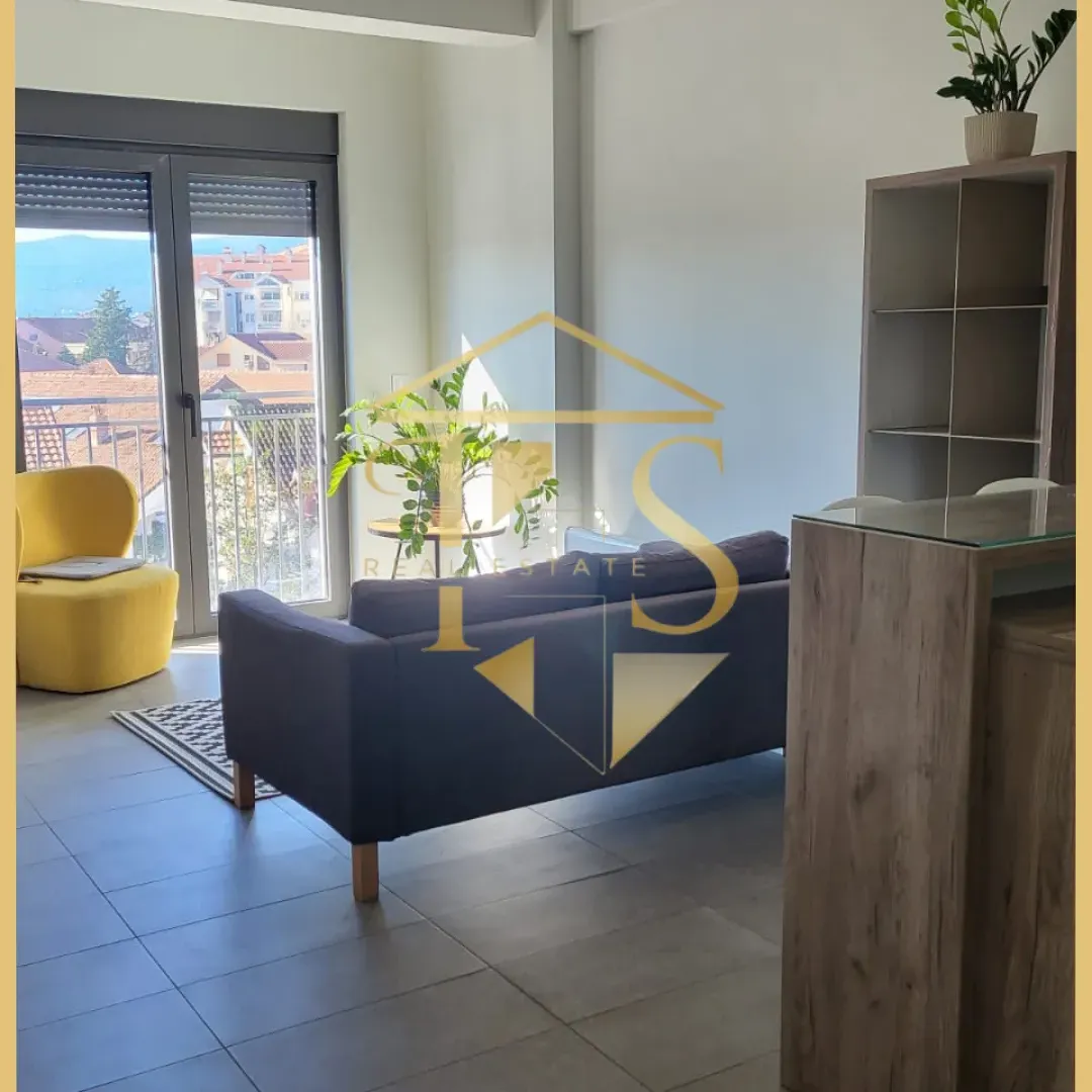 Izdavanje, jednosoban stan, 60m², Centar, Tivat