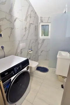 Izdavanje, jednosoban stan, 50m², Seljanovo, Tivat - image 5