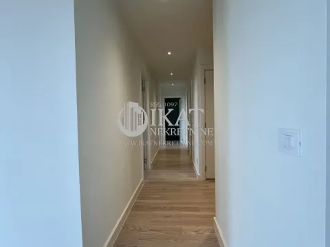 Izdavanje, trosoban stan, 111m², Savski Venac, Beograd - image 6