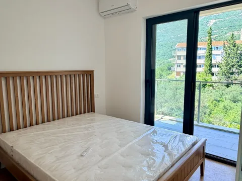 Sale, one bedroom apartment, 52m², Bečići, Budva - image 4