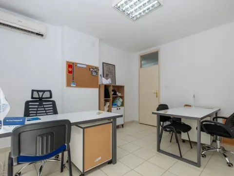 Sale, office space, 47m², Preko Morače, Podgorica - image 16