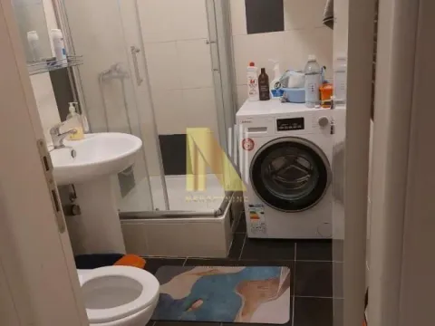 Izdavanje, trosoban stan, 65m², Centar, Novi Sad - image 10