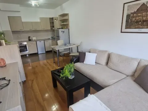 Izdavanje, stan, 41m², Tivat, Crna Gora - image 3