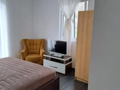 Izdavanje, kuća, 80m², Grahovo, Nikšić - image 8