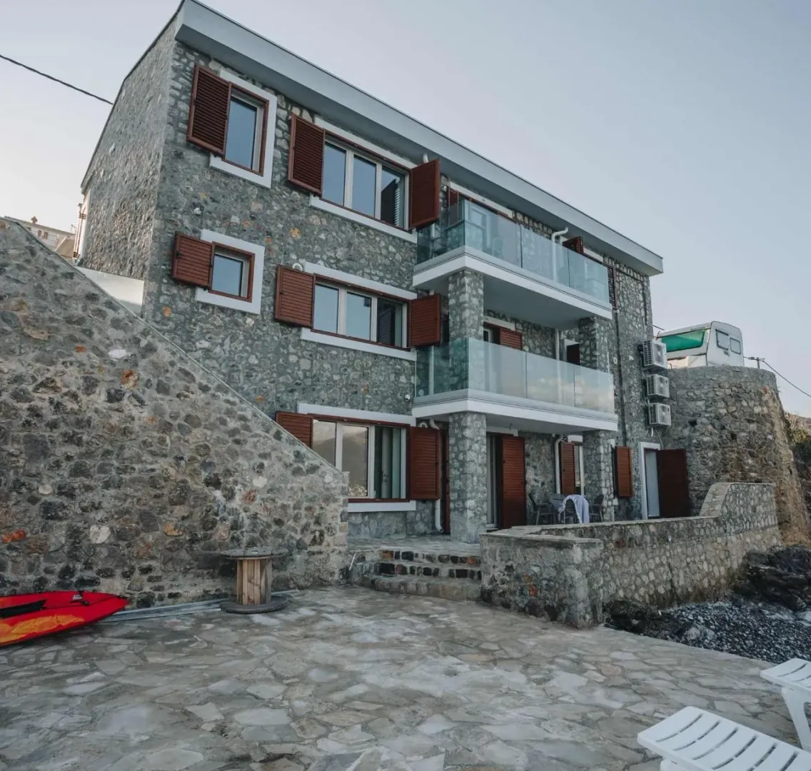 Prodaja, kuća, 241m², Krašići, Tivat
