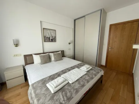 Izdavanje, dvosoban stan, 73m², Centar, Budva - image 12