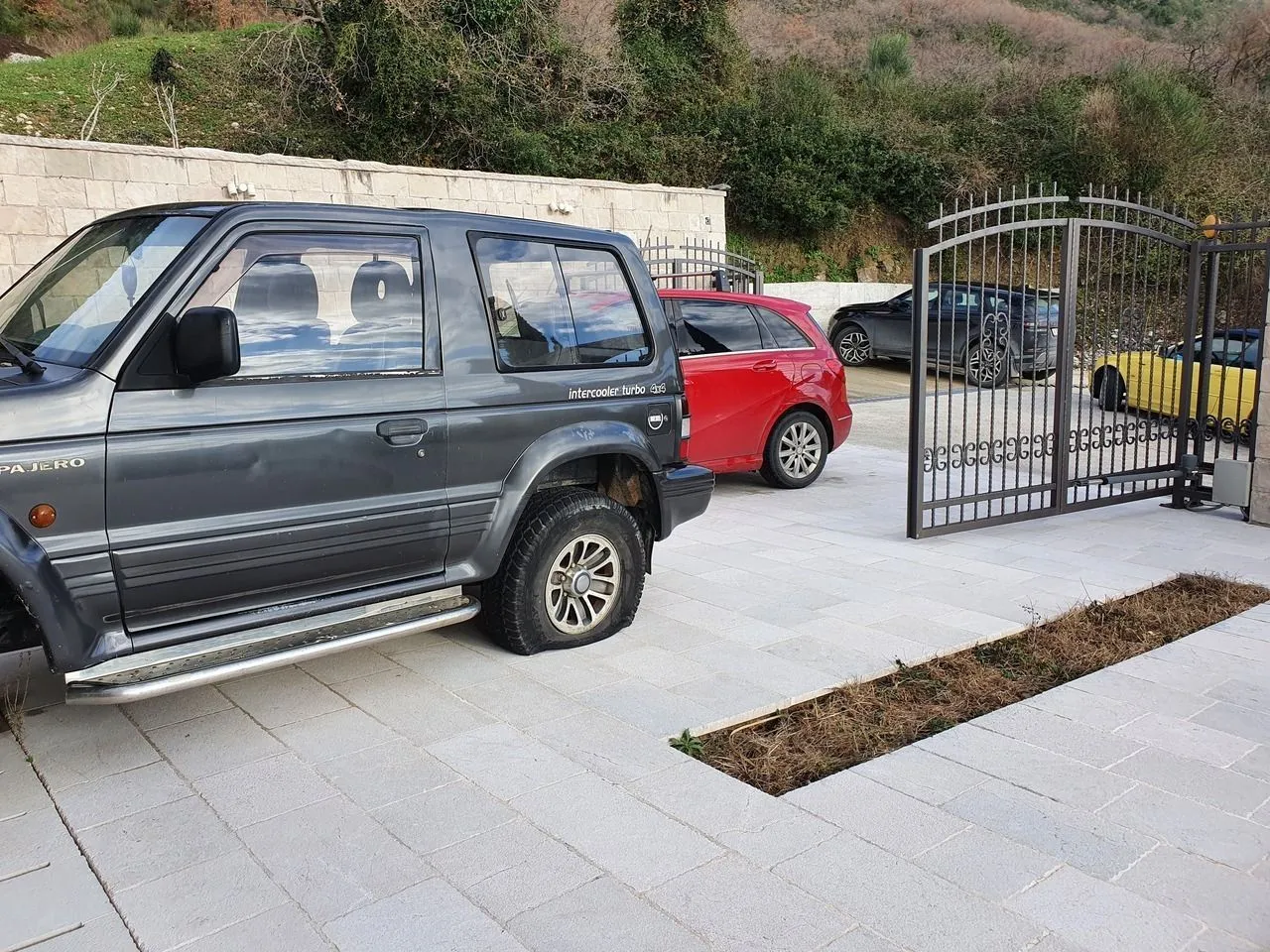 Sale, house, 310m², Dub, Kotor