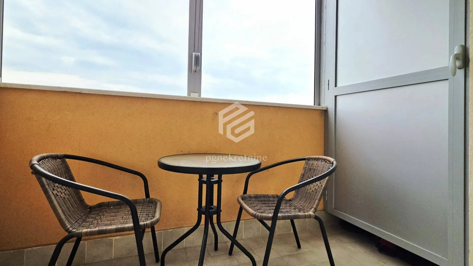 Rent, one bedroom apartment, 47m², City Kej, Podgorica