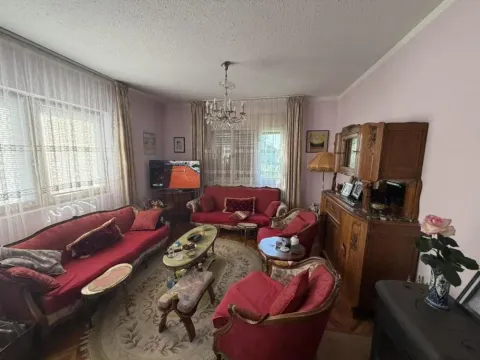 Sale, house, 364m², Nova Pazova, Stara Pazova - image 1