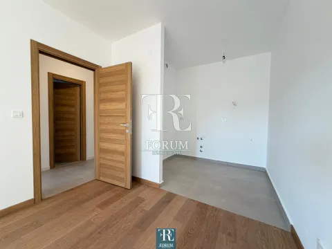 Izdavanje, jednosoban stan, 47m², City Kvart, Podgorica - image 4