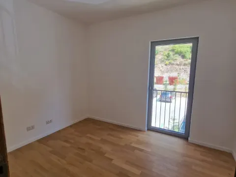 Prodaja, stan, 75m², Kotor, Crna Gora - image 4