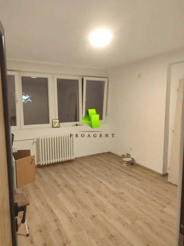 Izdavanje, poslovni prostor, 30m², Centar, Kruševac