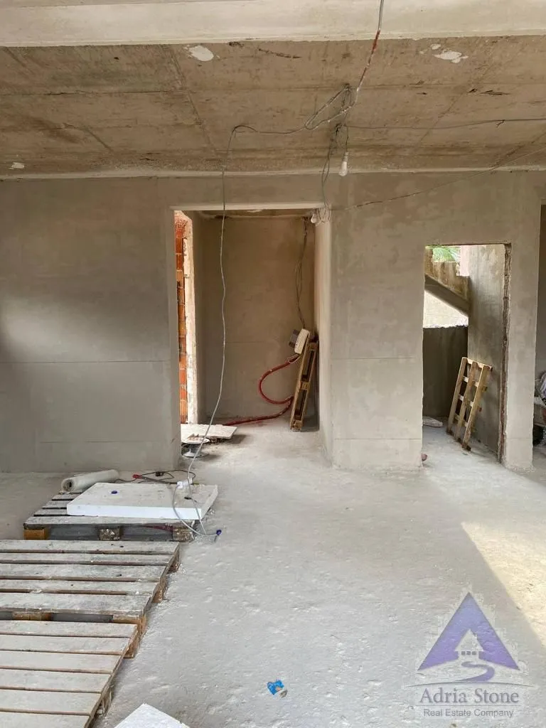 Prodaja, kuća, 230m², Kalimanj, Tivat