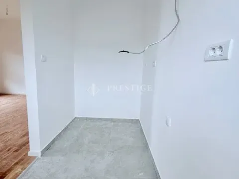 Izdavanje, dvosoban stan, 64m², Tološi, Podgorica - image 4