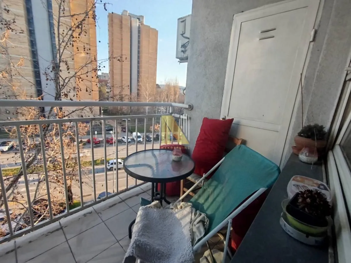 Prodaja, dvosoban stan, 62m², Grbavica, Novi Sad Sve Podlokacije