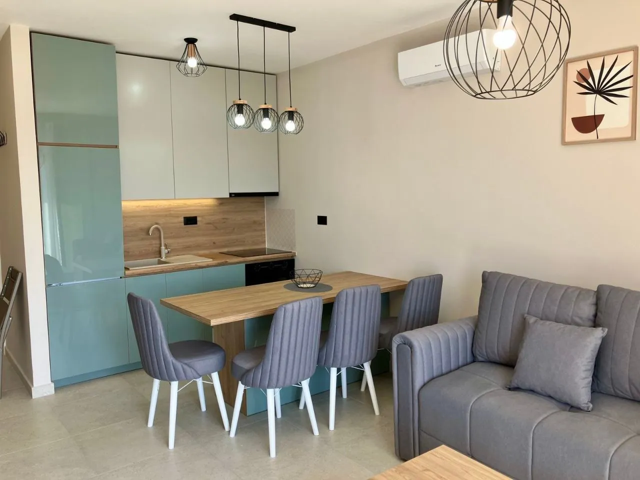 Izdavanje, jednosoban stan, 40m², Tripovići, Tivat