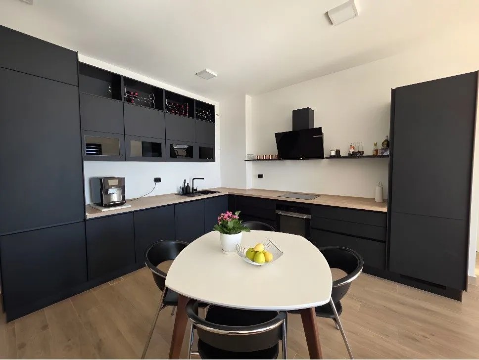 Prodaja, dvosoban stan, 102m², Seoce, Budva
