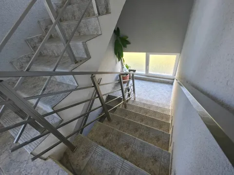 Prodaja, kuća, 370m², Šušanj, Bar - image 6