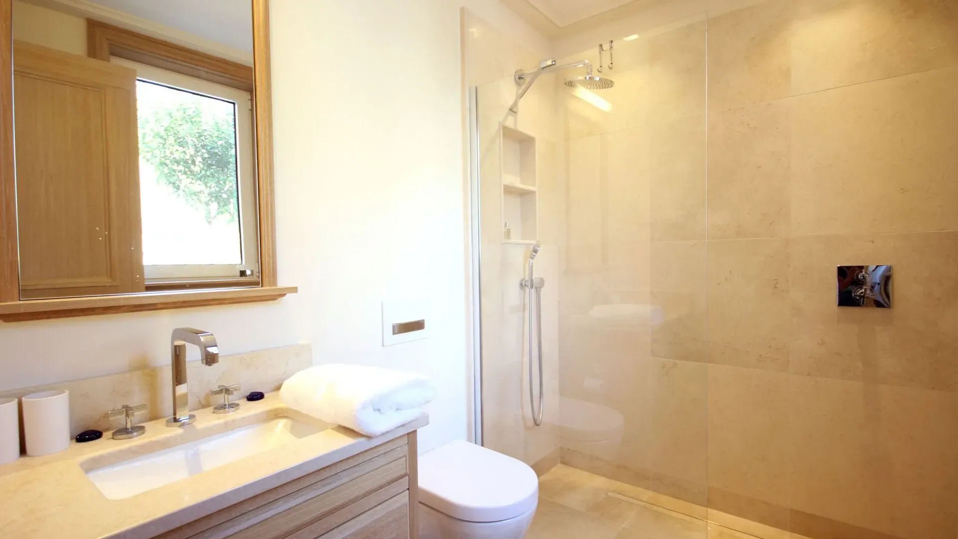 Rent, two bedroom apartment, 116m², Porto Montenegro, Tivat