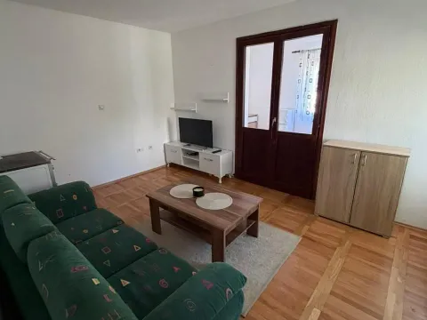 Izdavanje, jednosoban stan, 45m², Zlatica, Podgorica - image 2