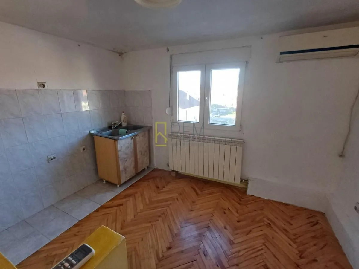Prodaja, jednosoban stan, 45m², Stari Aerodrom, Podgorica