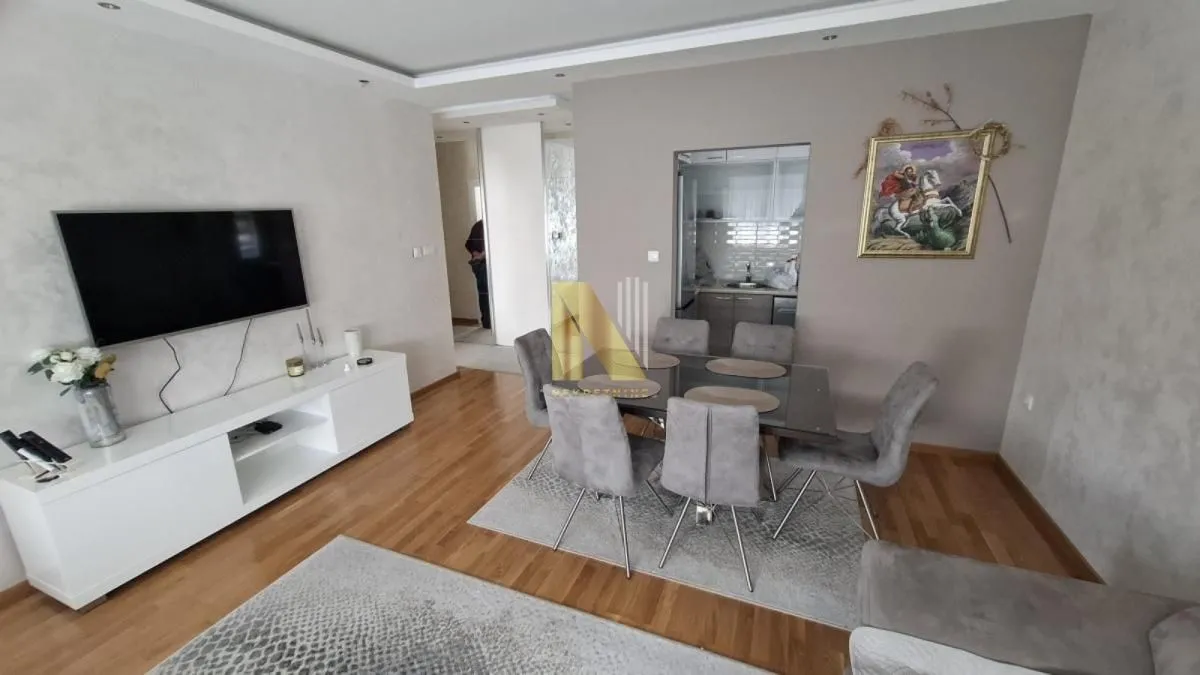 Izdavanje, trosoban stan, 70m², Novi Sad, Srbija